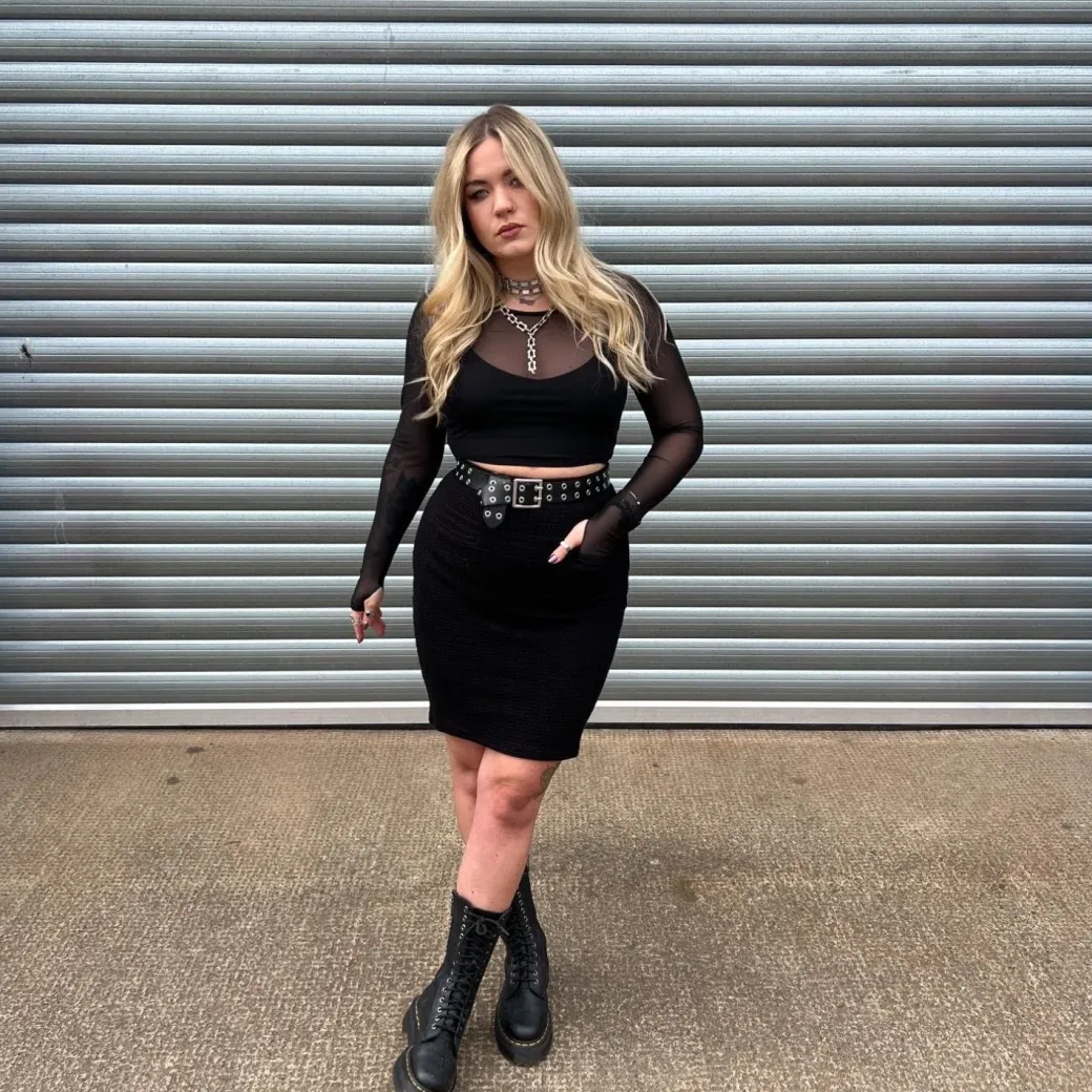 Cropped Mesh Top - Black