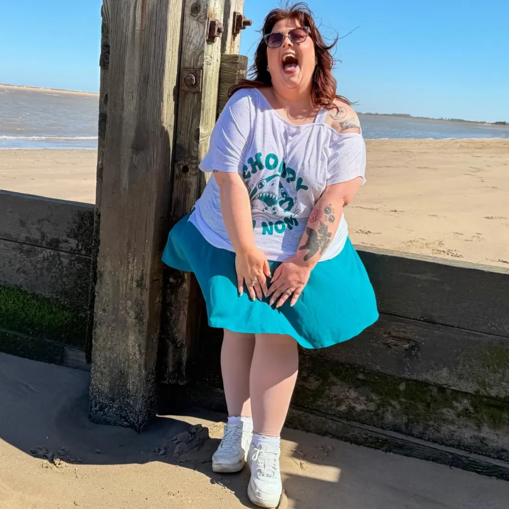 Debbie Off-Shoulder Tee - Chompy Shark Print