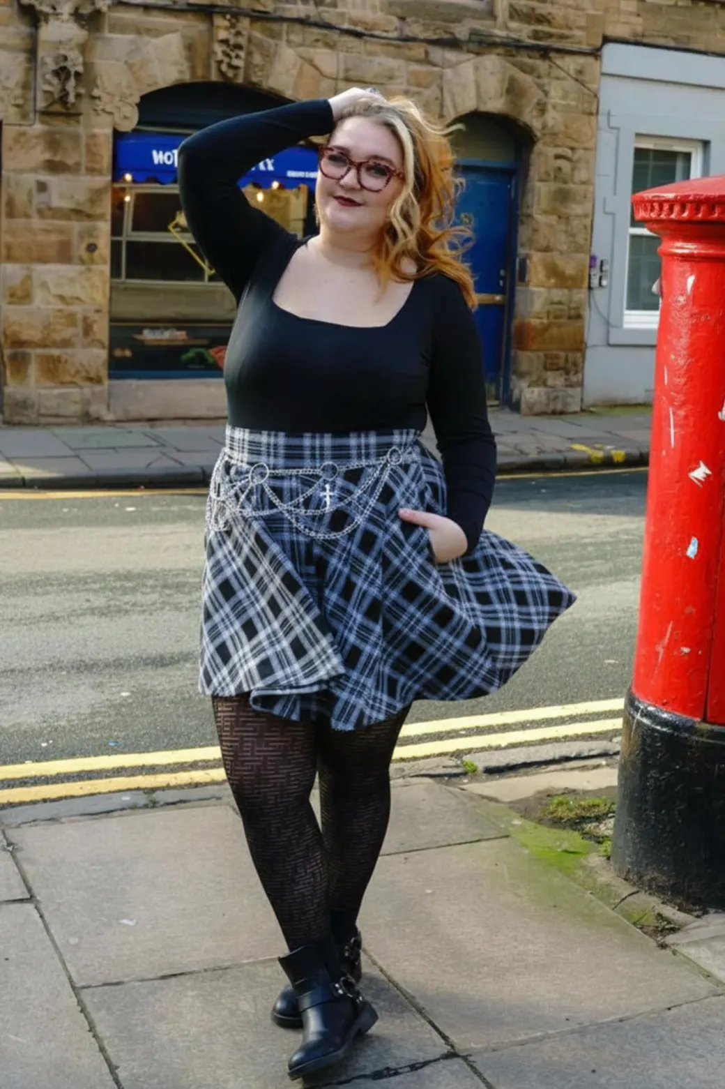 Fishnet Tights - Traditional in Black