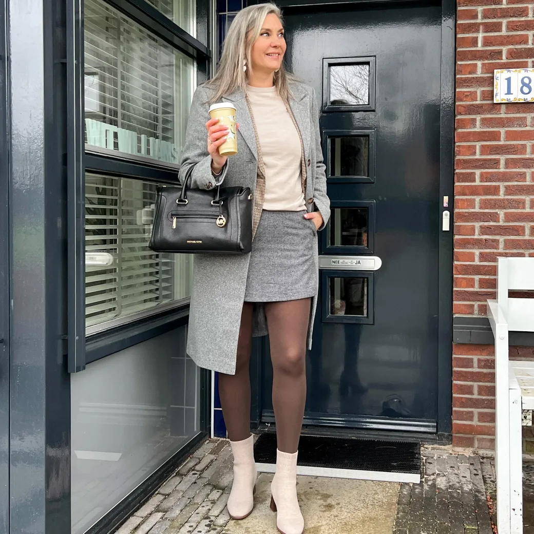 Huggy Light Compression Tights - Hot Chocolate