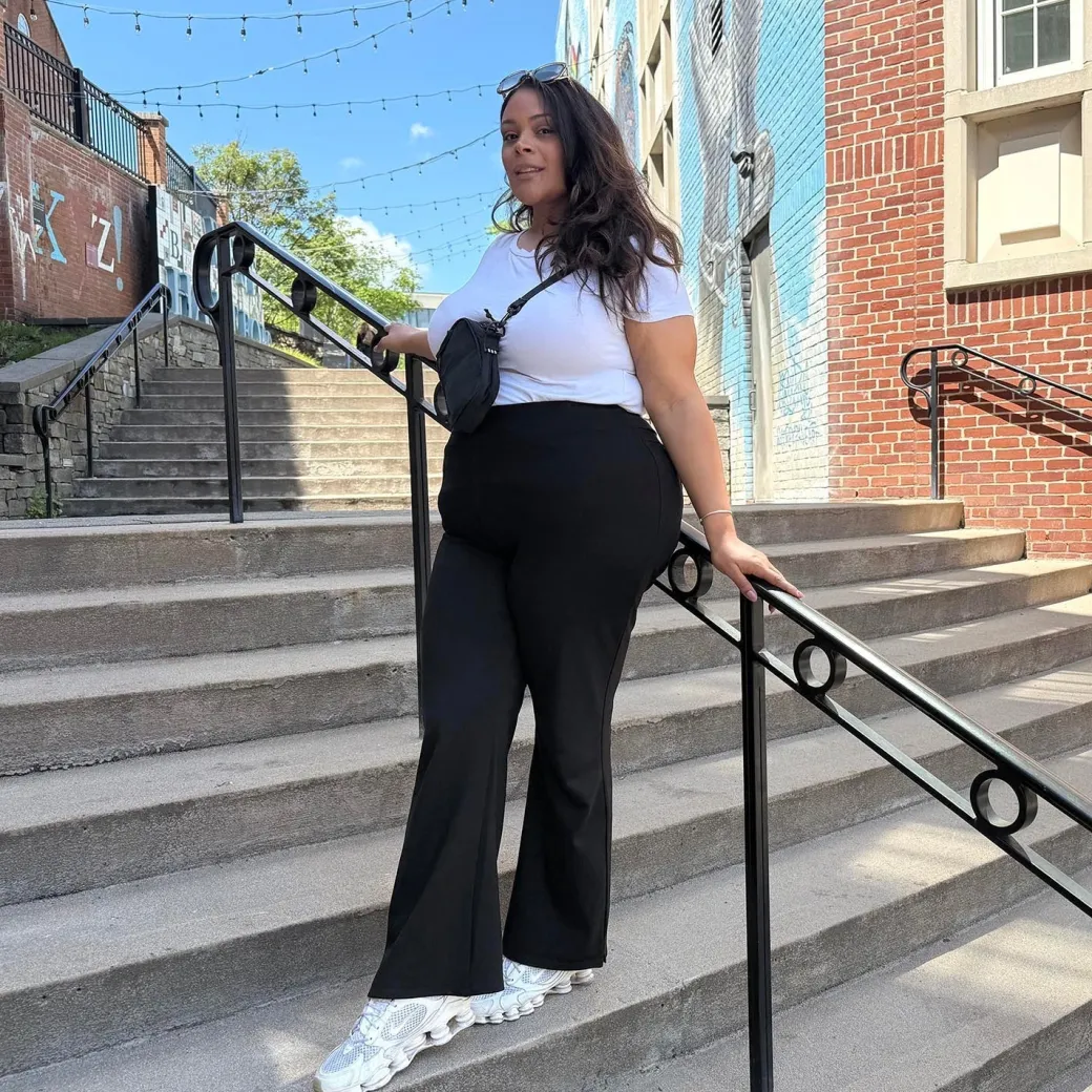 Squat-Proof Kick Flare Leggings - Black