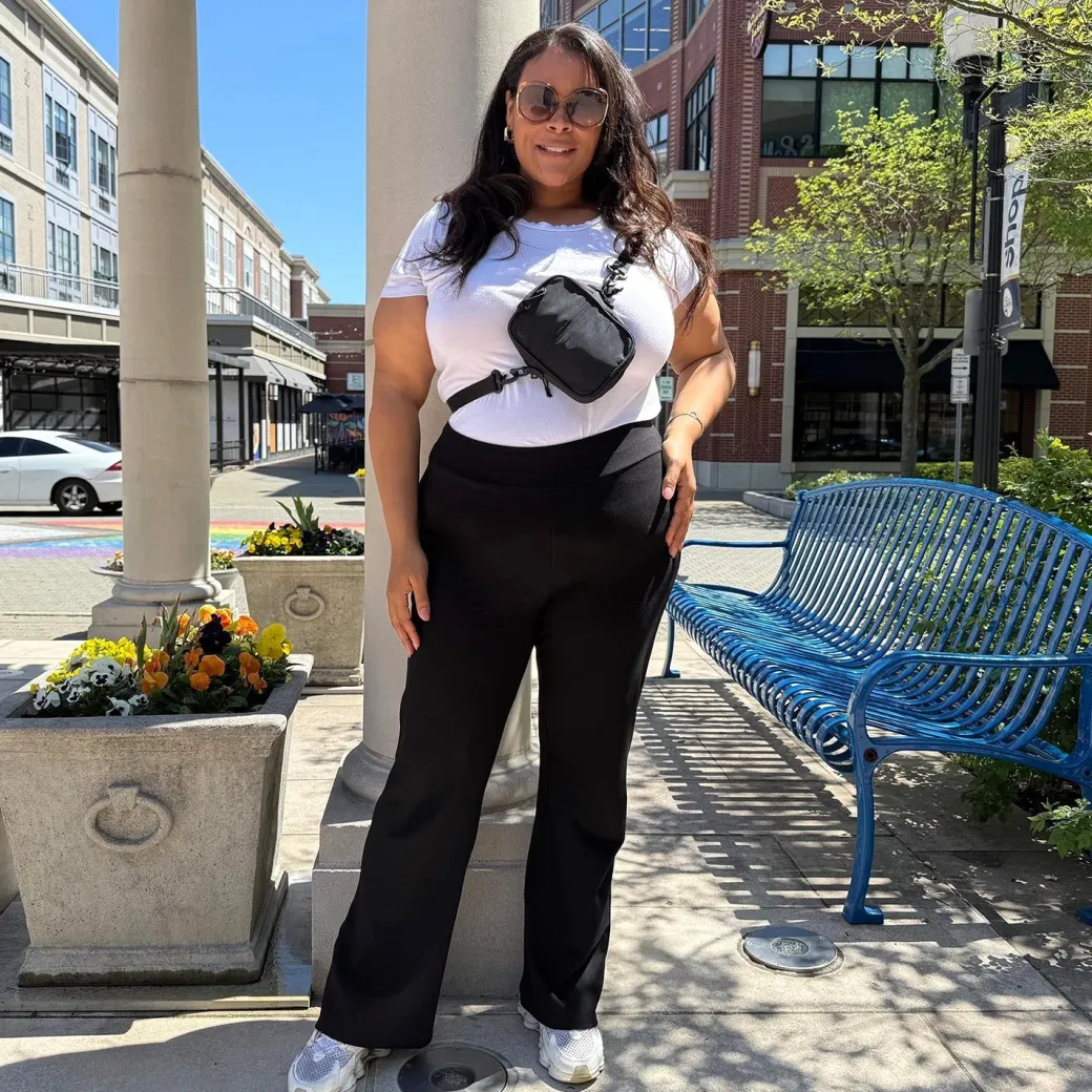 Squat-Proof Kick Flare Leggings - Black